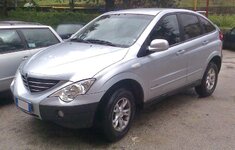800px-2009_SsangYong_Actyon.jpg