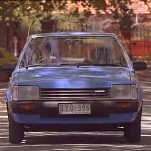 mazda familia 323 bd (1).jpg