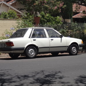 mazda familia 323 bd (6).jpg