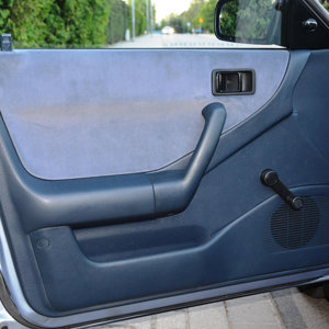 mazda 323f interior (25).jpg