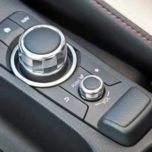 mazda 2 dj detail (1).jpg