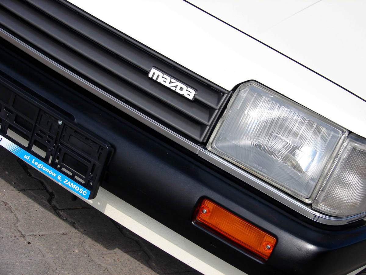 mazda 323 bd (21).jpg