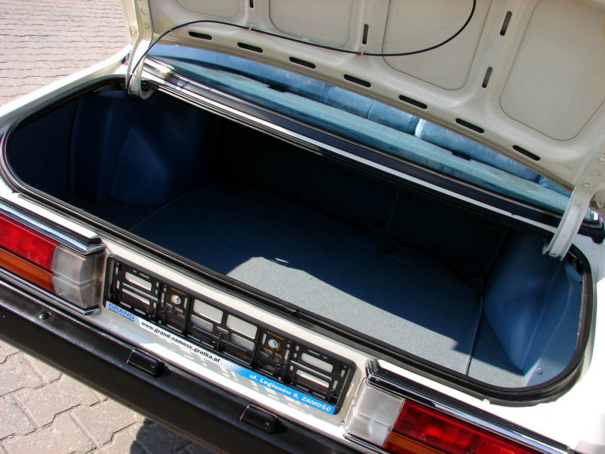 mazda 323 bd (22).jpg