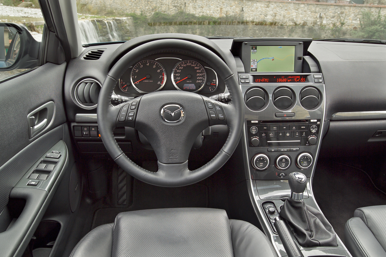 mazda 6 atenza interior (35).jpg