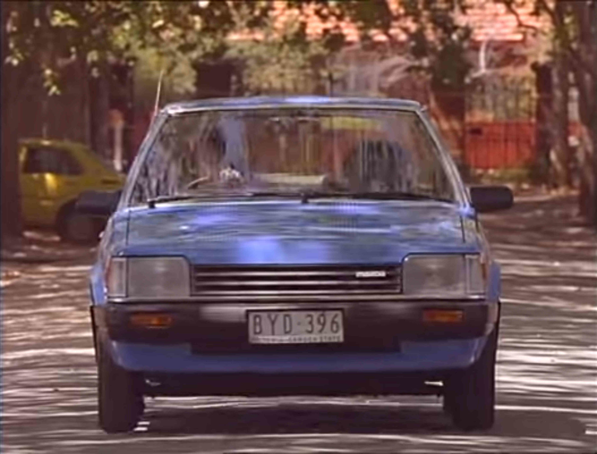 mazda familia 323 bd (1).jpg