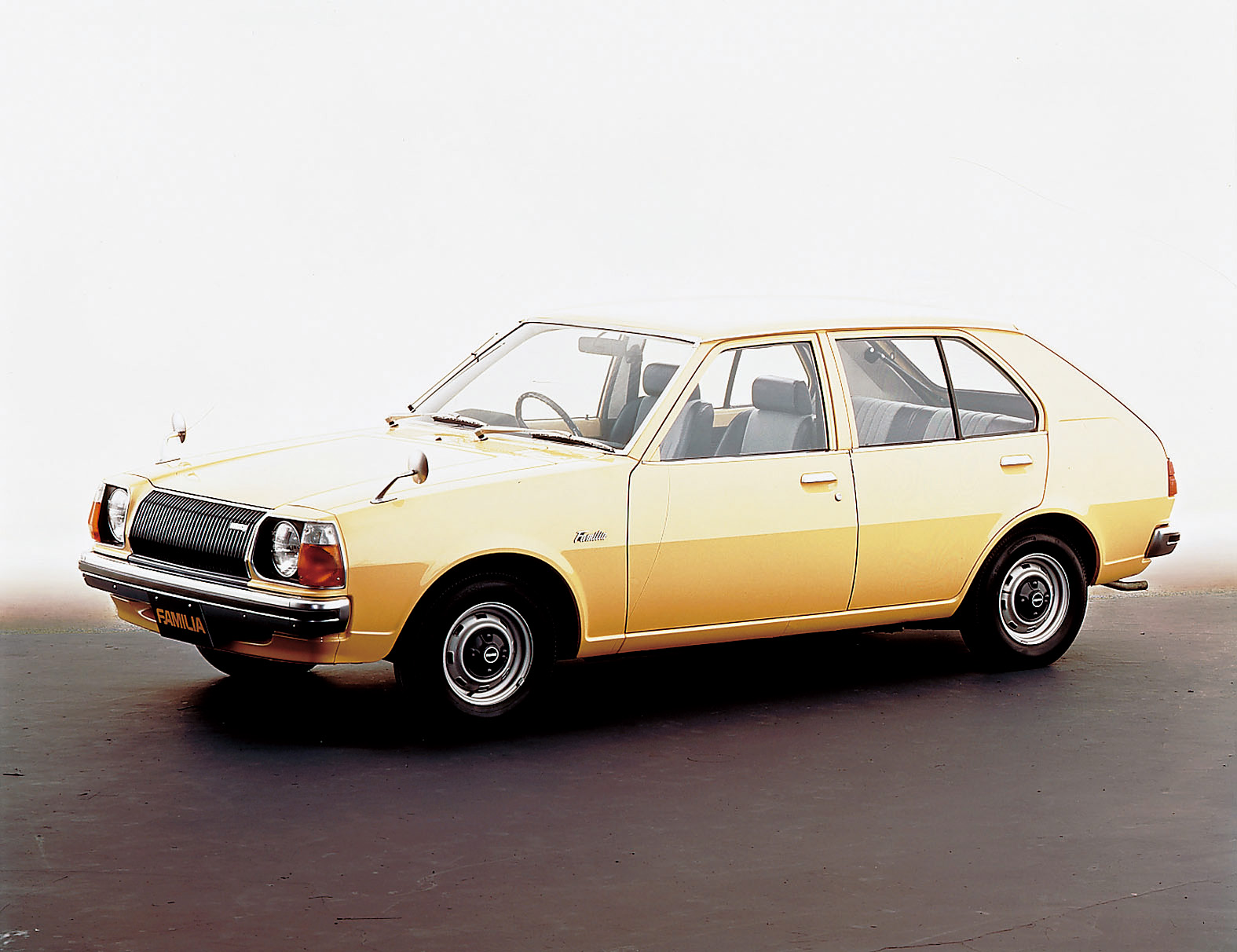 mazda familia fa4  (17).jpg