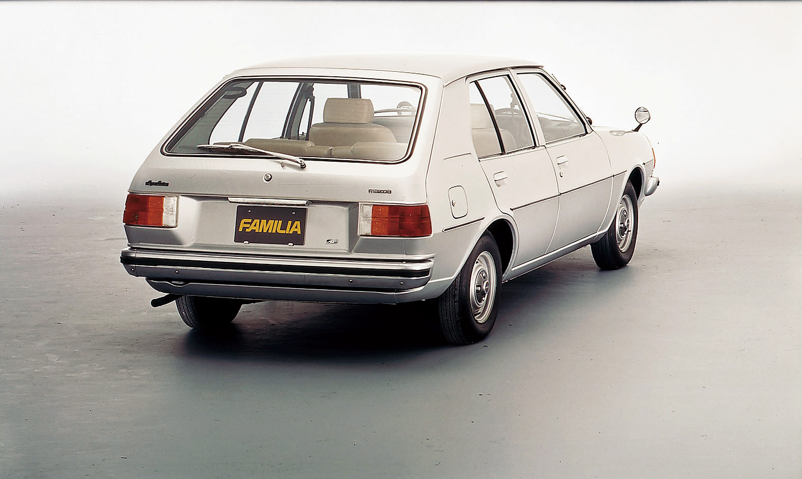 mazda familia fa4  (18).jpg