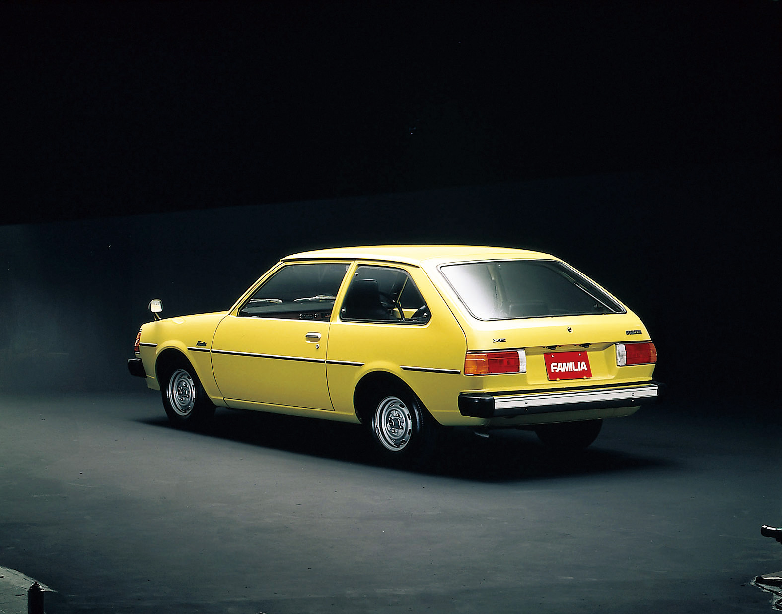 mazda familia fa4  (2).jpg