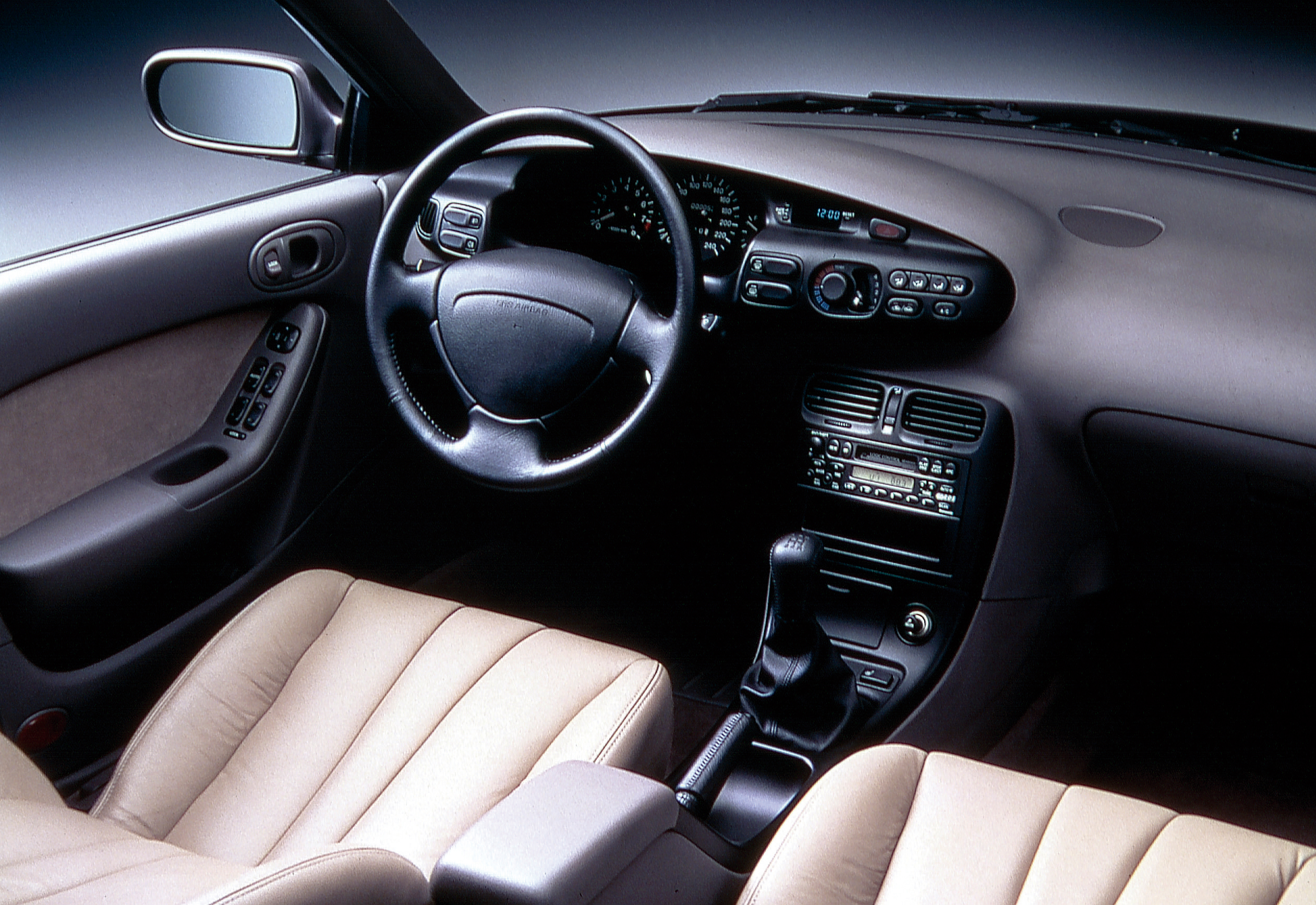 Mazda_xedos6_1992_003