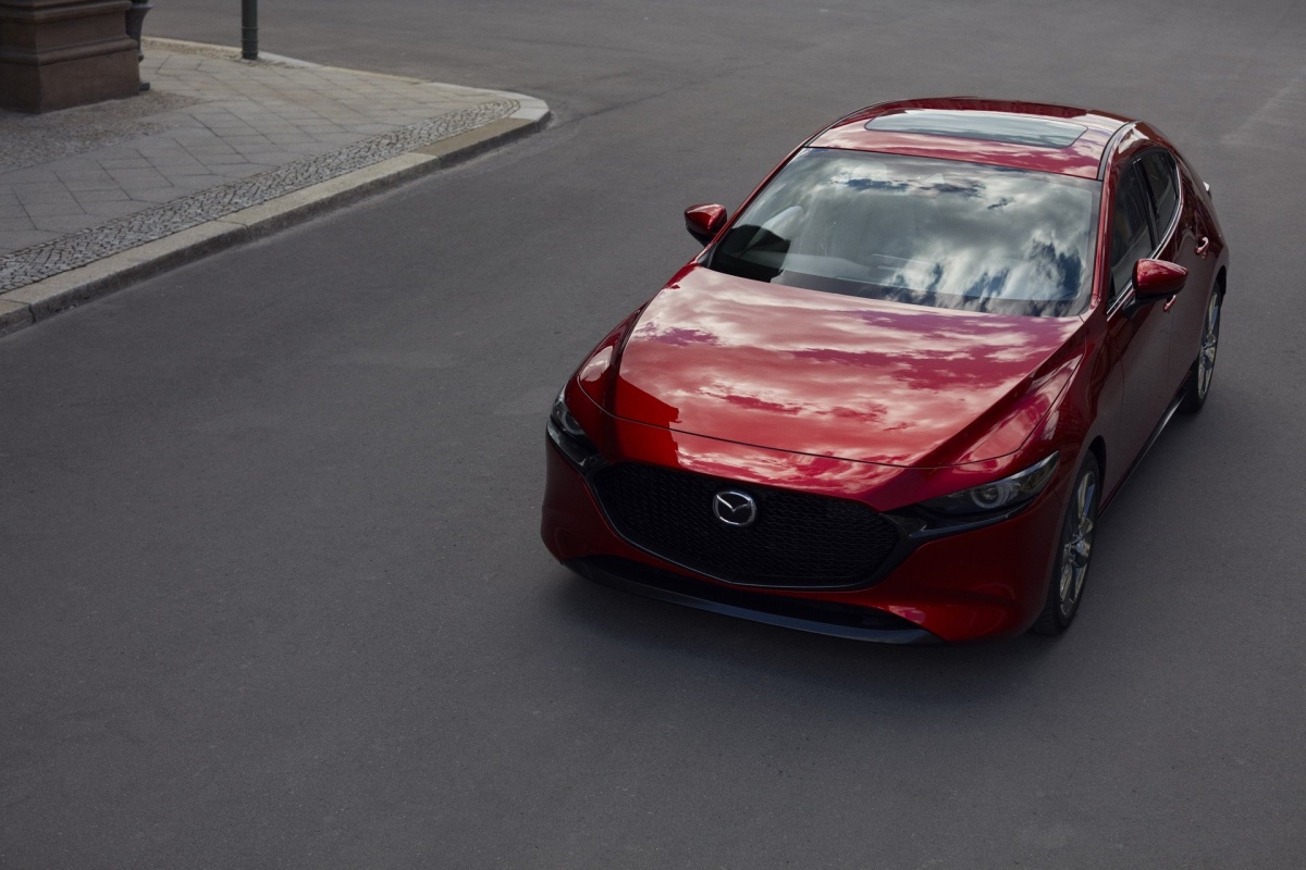156595-2019-mazda-3-sedan-hatch-13.jpg