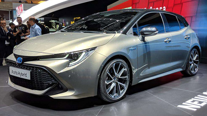 toyotaauris5.jpg
