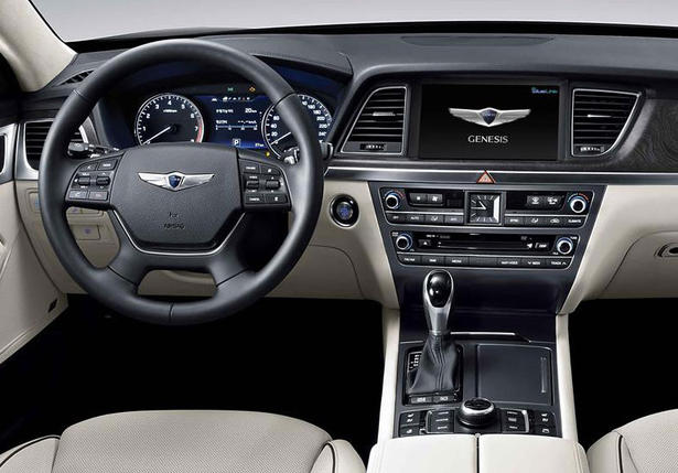 2014-Hyundai-Genesis-3.jpg