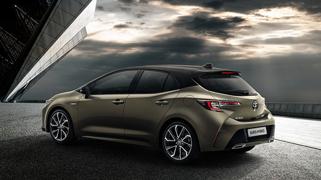 toyotaauris3.jpg