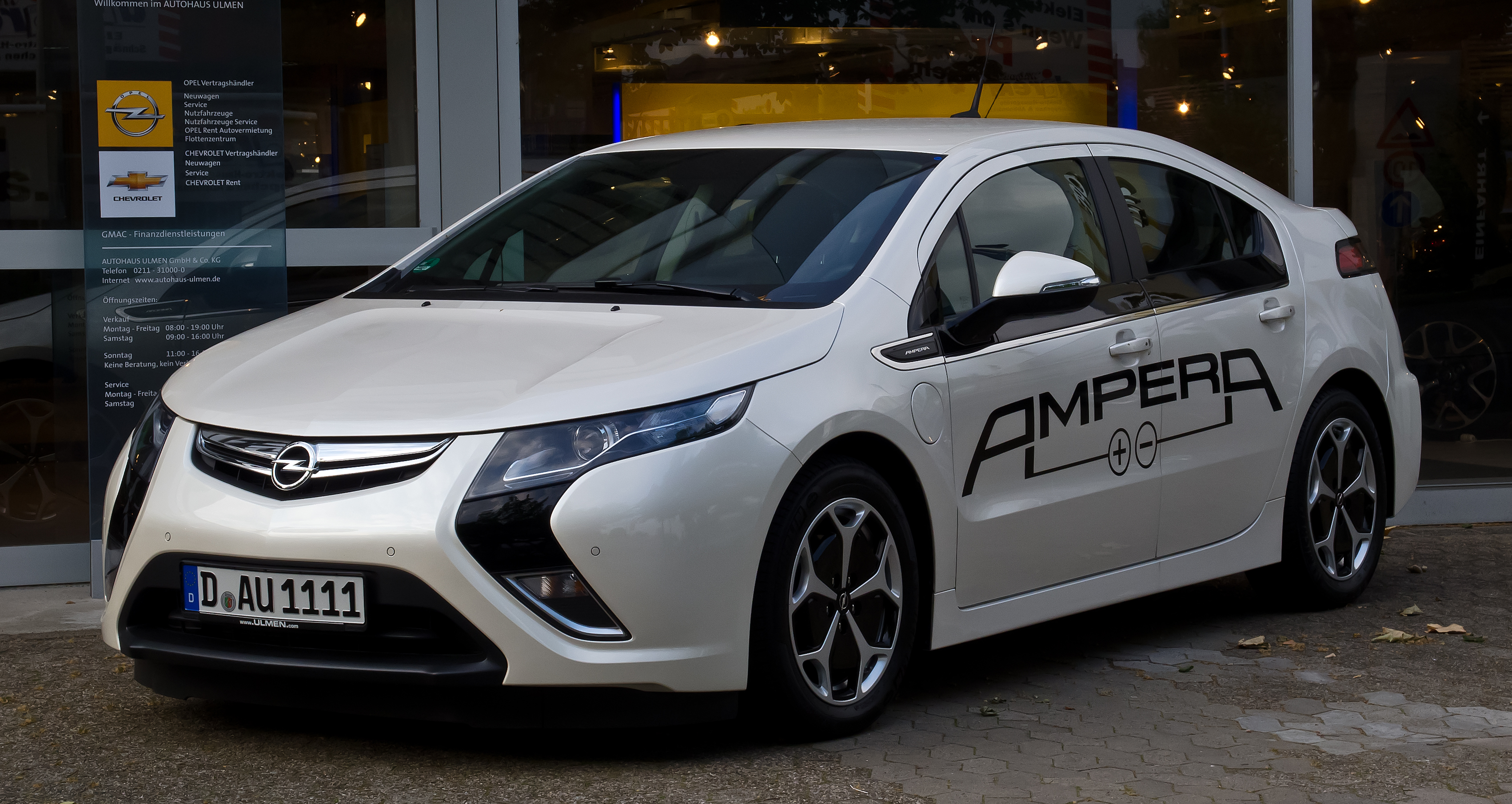 Opel_Ampera_%E2%80%93_Frontansicht,_18._Juni_2012,_D%C3%BCsseldorf.jpg